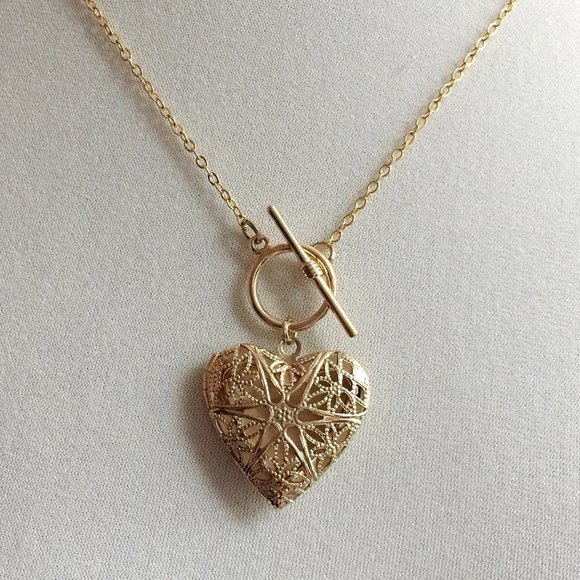Heart Locket Pendant Necklace - Picture 1 of 8